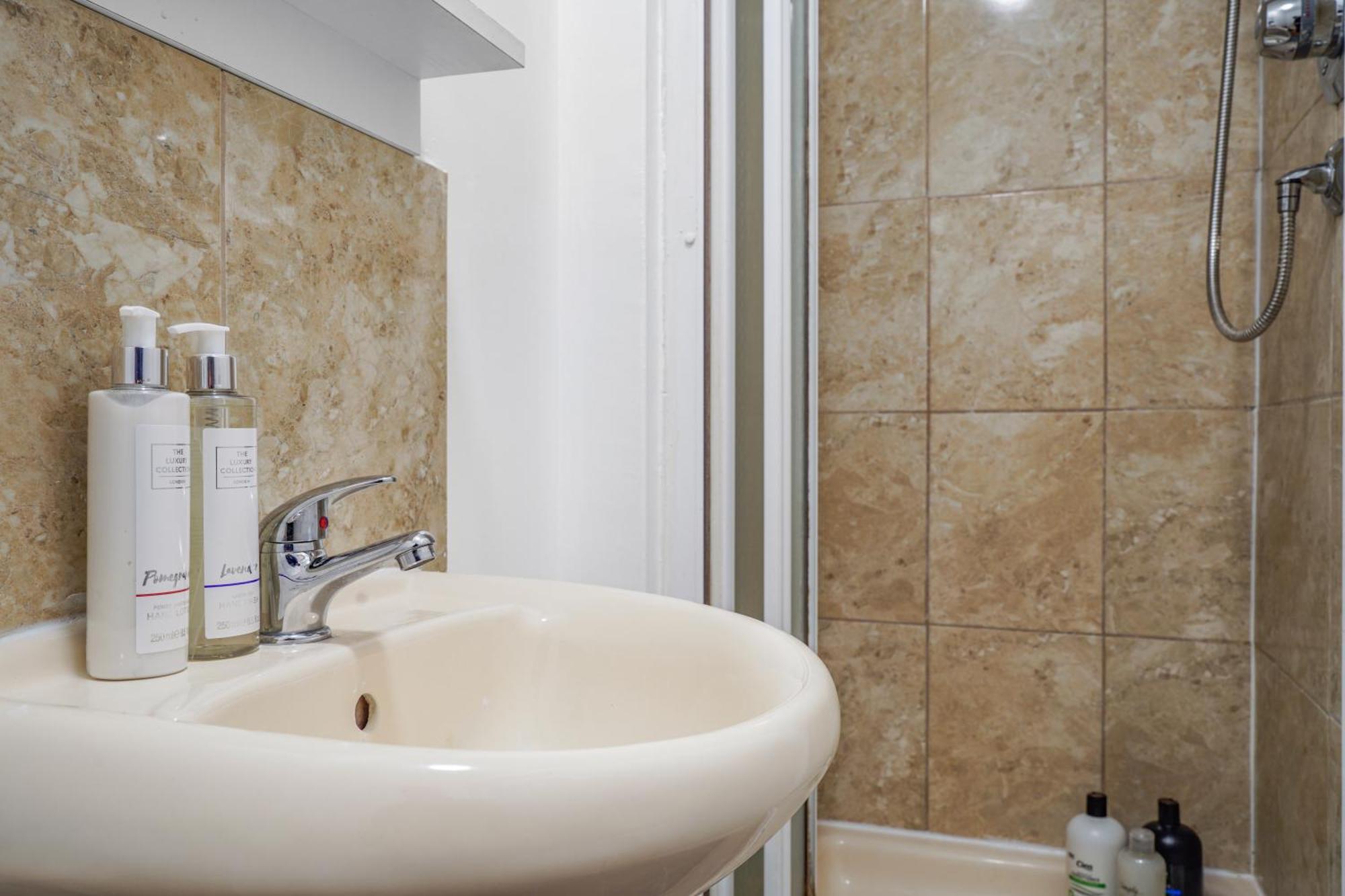 Station & Shops 3Min Walk I Heathrow 15 Mins I X2 Ensuites I Parking X2 Langley Marish Εξωτερικό φωτογραφία