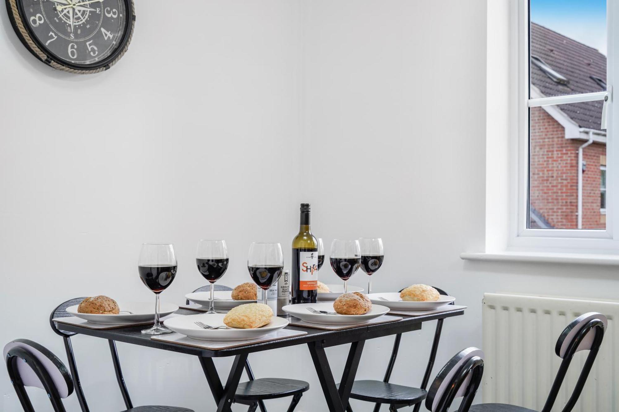 Station & Shops 3Min Walk I Heathrow 15 Mins I X2 Ensuites I Parking X2 Langley Marish Εξωτερικό φωτογραφία